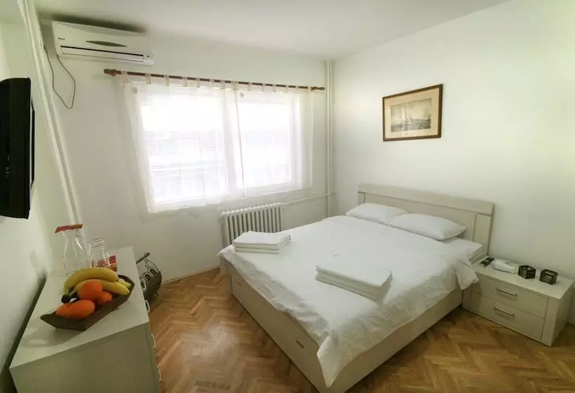 هتل Guesthouse Anja