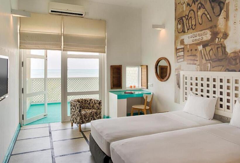 Отель J Negombo