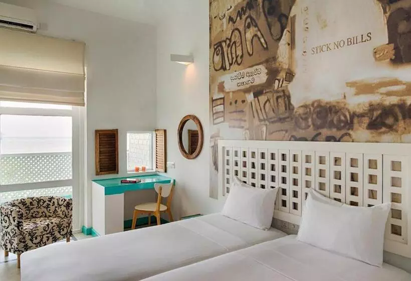 Отель J Negombo