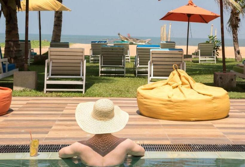 Отель J Negombo