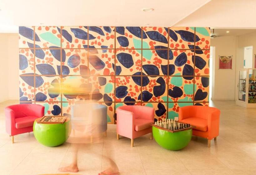 Отель J Negombo