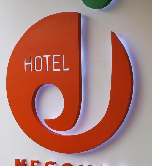 Отель J Negombo