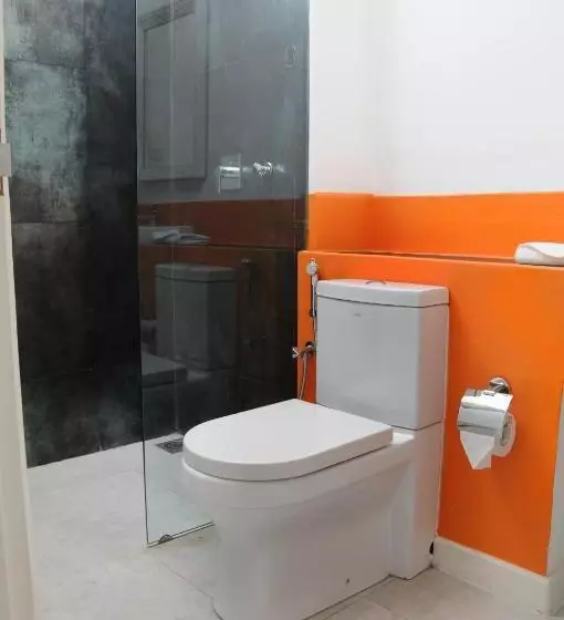 Отель J Negombo