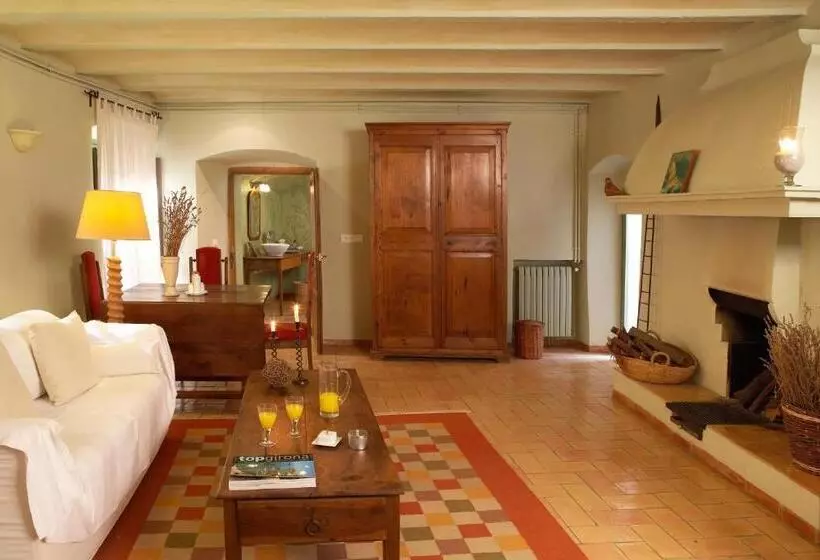 هتل La Plaça Madremanya