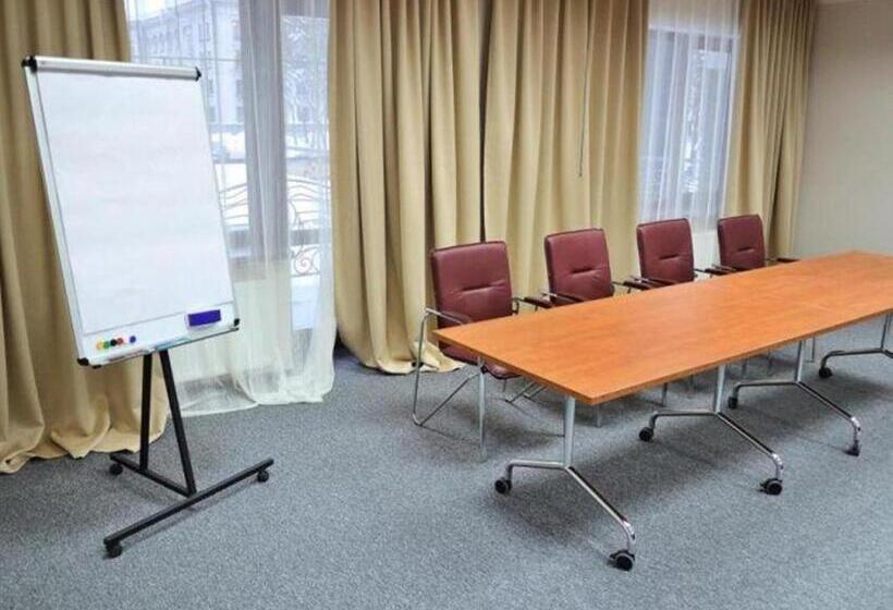 בית מלון כפרי Optima Collection Zhytomyr