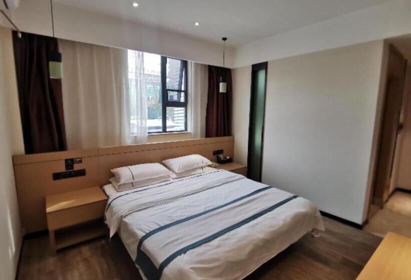 בית מלון כפרי City Comfort Inn Huanggang Wuxue Bus Center