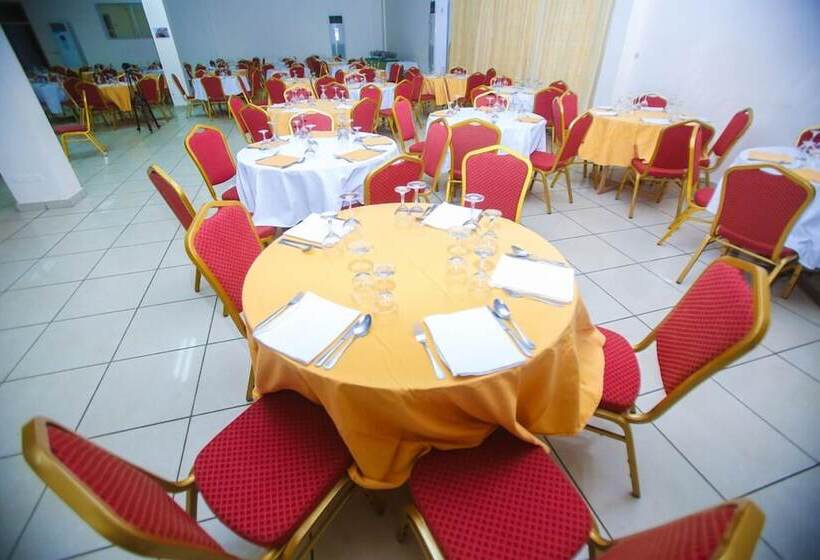 هتل Complexe Hôtelier Akparo