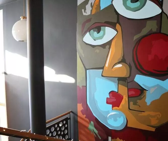 Otel Eidsvoll Express