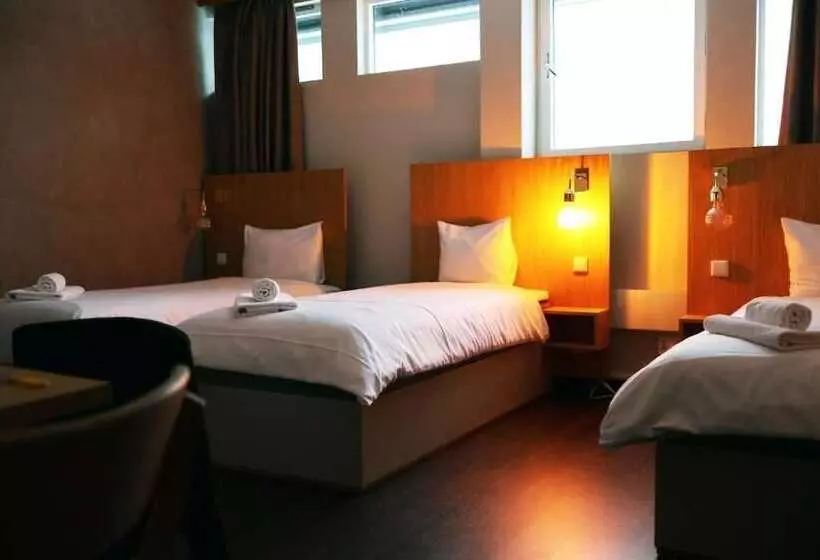 Otel Eidsvoll Express