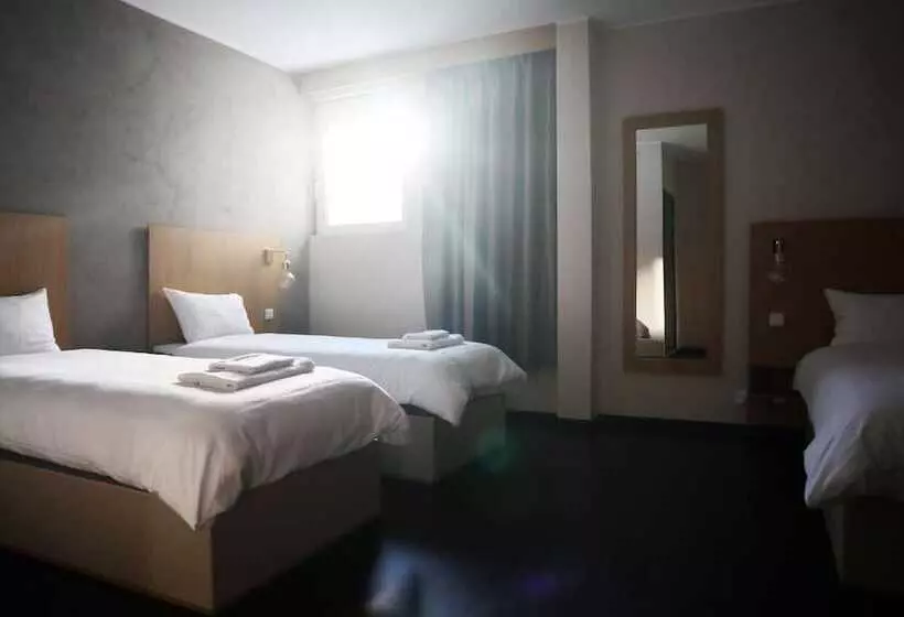 Otel Eidsvoll Express