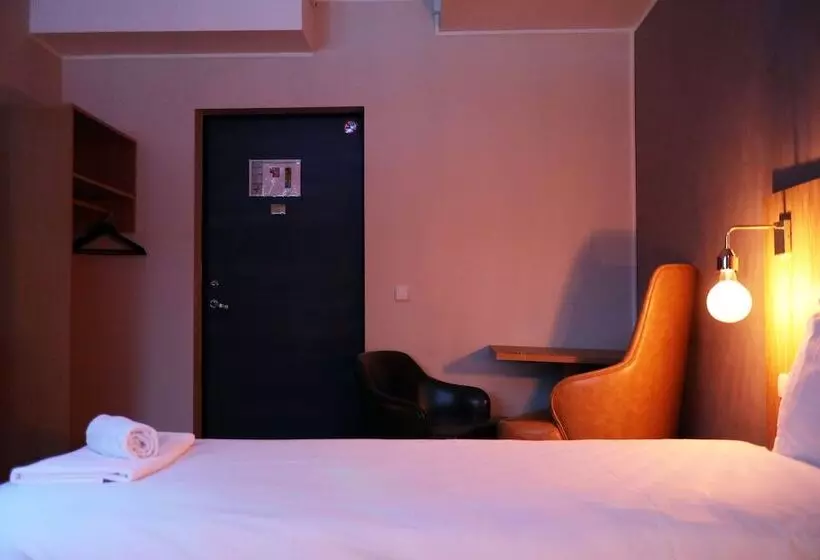 Otel Eidsvoll Express