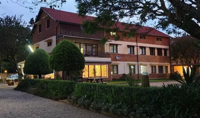 Lovasoa Cccc   Hostel