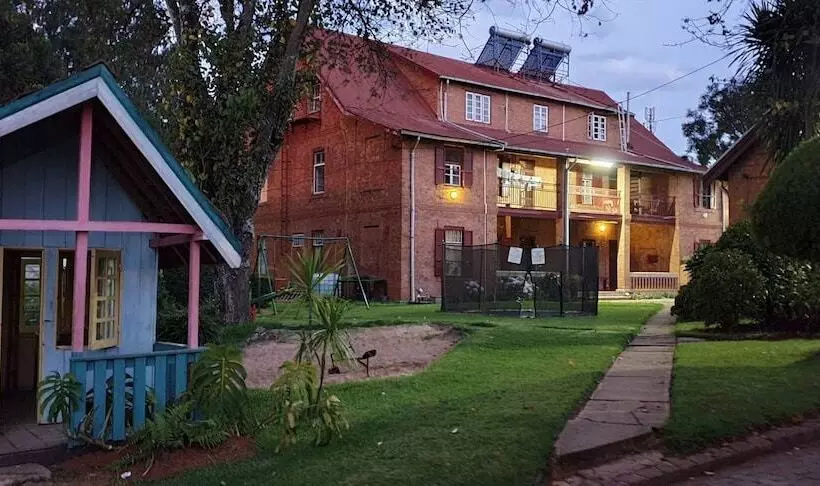 Lovasoa Cccc   Hostel