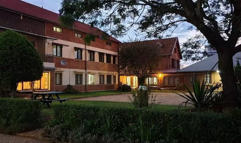 Lovasoa Cccc   Hostel