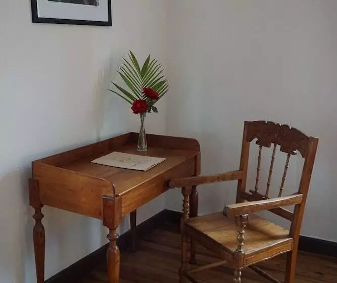 Lovasoa Cccc   Hostel