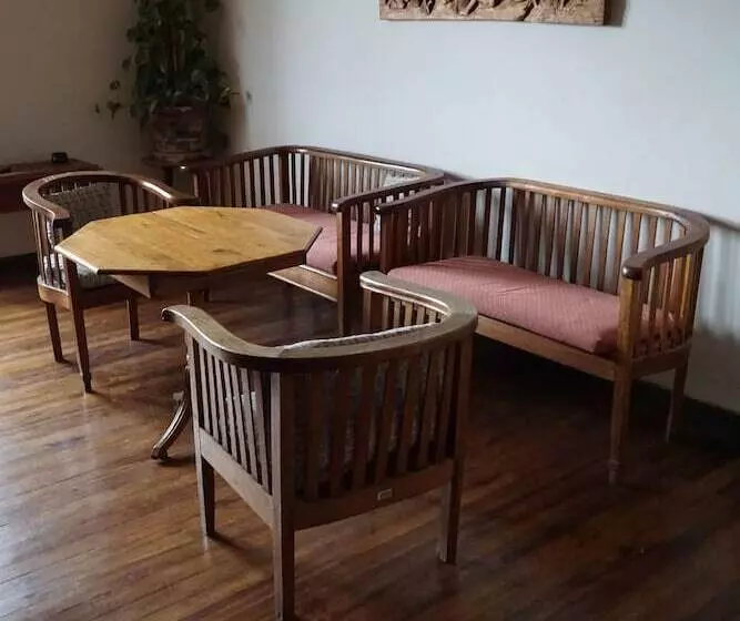 Lovasoa Cccc   Hostel