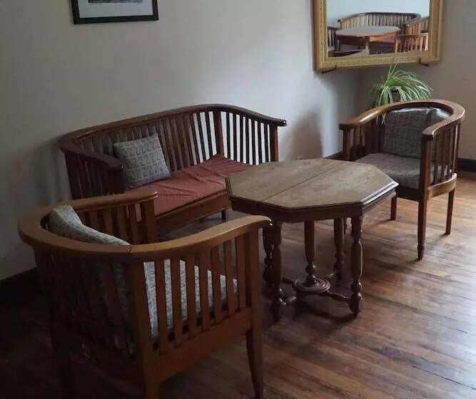 Lovasoa Cccc   Hostel