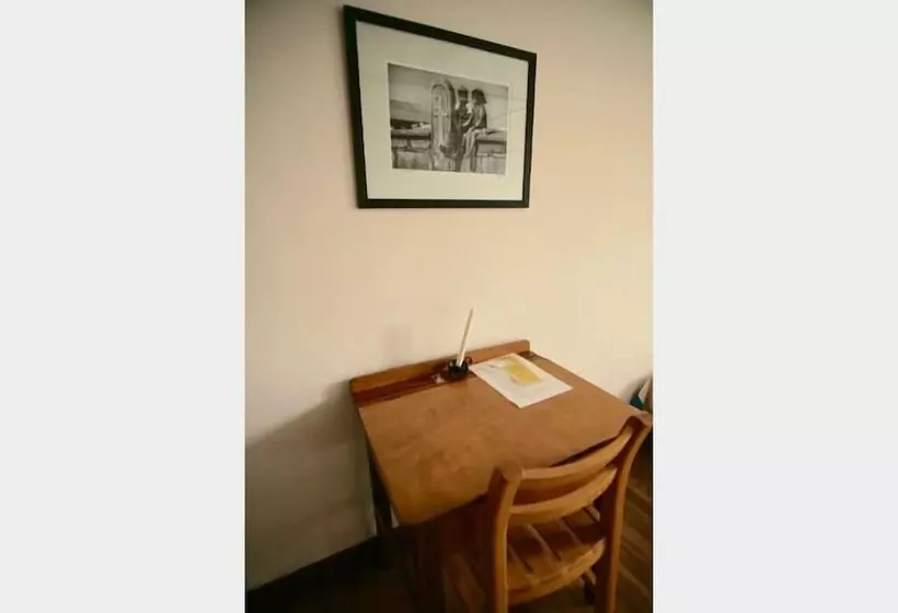 Lovasoa Cccc   Hostel