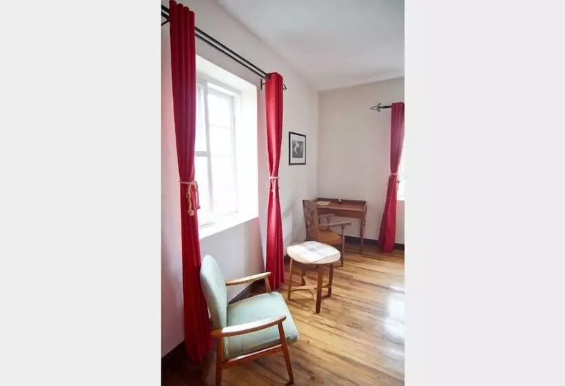 Lovasoa Cccc   Hostel