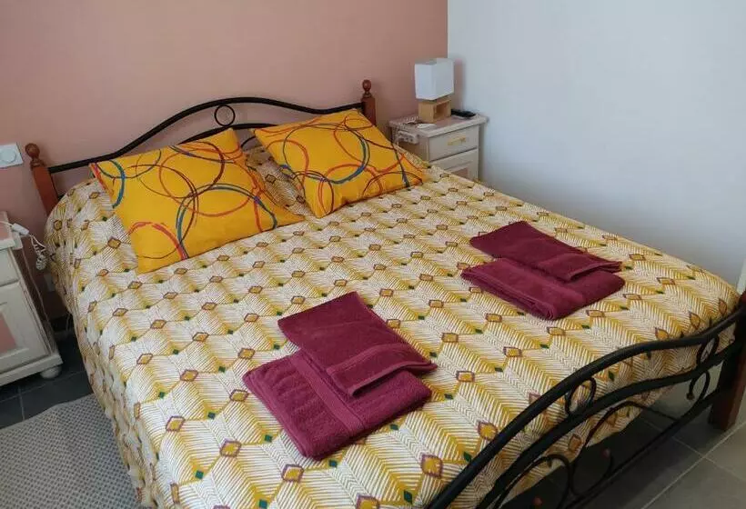 Aamiaismajoitus (B&B) Almendra34480