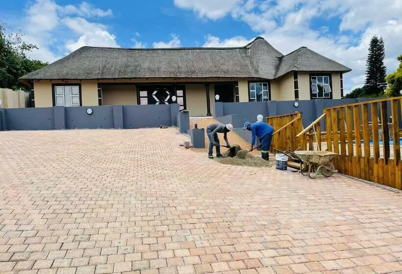 ホテル Hinterland Lodge