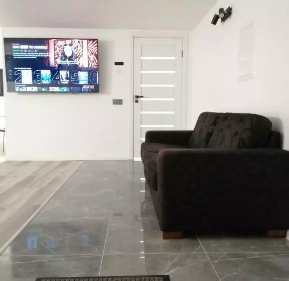 Luxury Apartment Private House And Parking Netflix