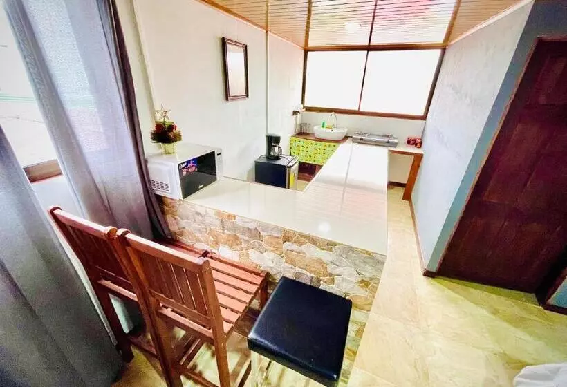 ベッドアンドブレックファースト Gufo Rooms , Apartahotel , La Fortuna Volcan Arenal
