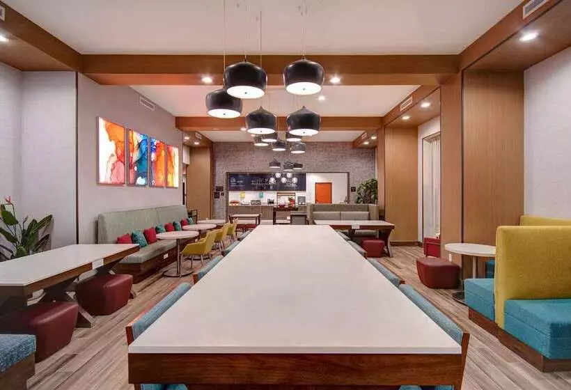 Hotelli Hampton Inn & Suites Ontario Rancho Cucamonga