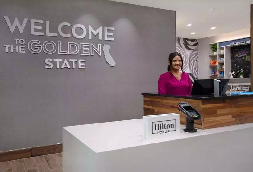 Hotelli Hampton Inn & Suites Ontario Rancho Cucamonga