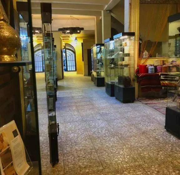 تختخواب و صبحانه Gamaleya Boutique