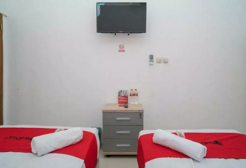 Hotelli Reddoorz Near Rs Mitra Keluarga Waru