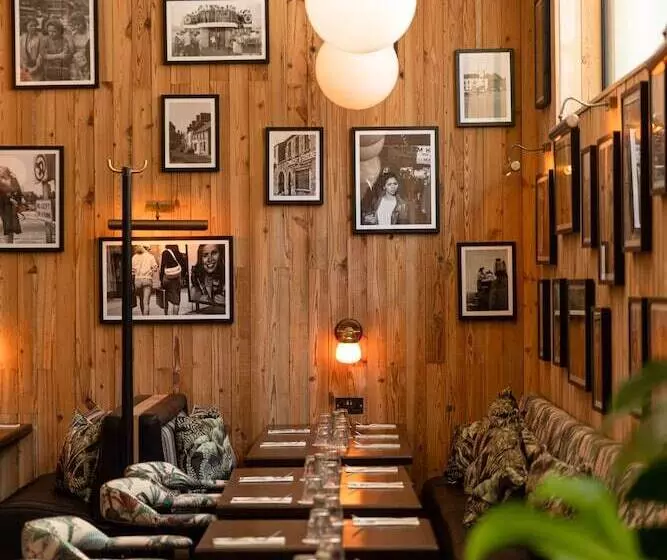 هتل The Dean Galway