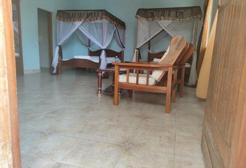 هتل Titanic, Kilifi