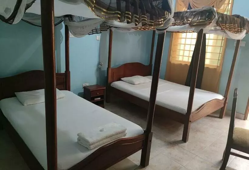 هتل Titanic, Kilifi