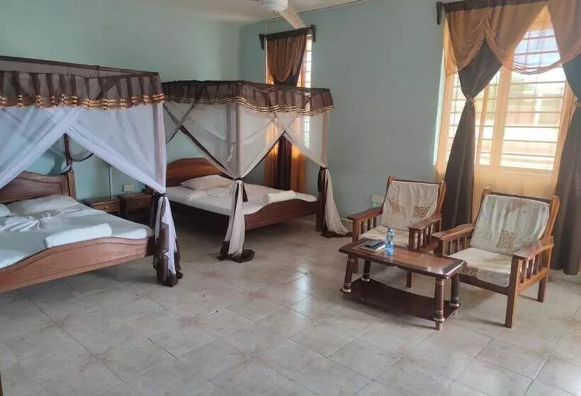 هتل Titanic, Kilifi