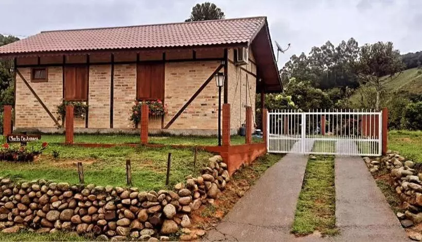 ペンション Caminhos Da Serra Do Tabuleiro   Chalé Das árvores