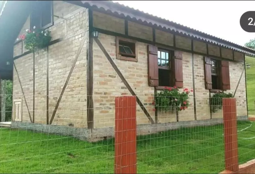 ペンション Caminhos Da Serra Do Tabuleiro   Chalé Das árvores