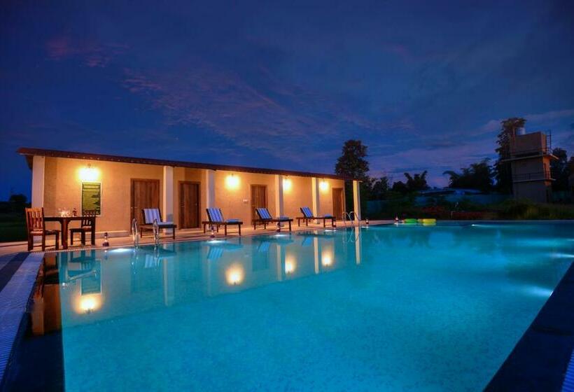 Hotel Aranyak Resort Kanha