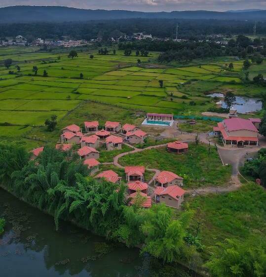 Hotel Aranyak Resort Kanha