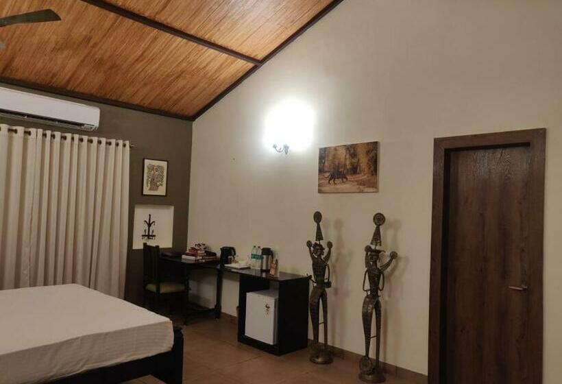 Hotel Aranyak Resort Kanha