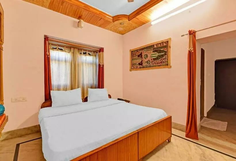هتل Capital O 85541  Crown Villa
