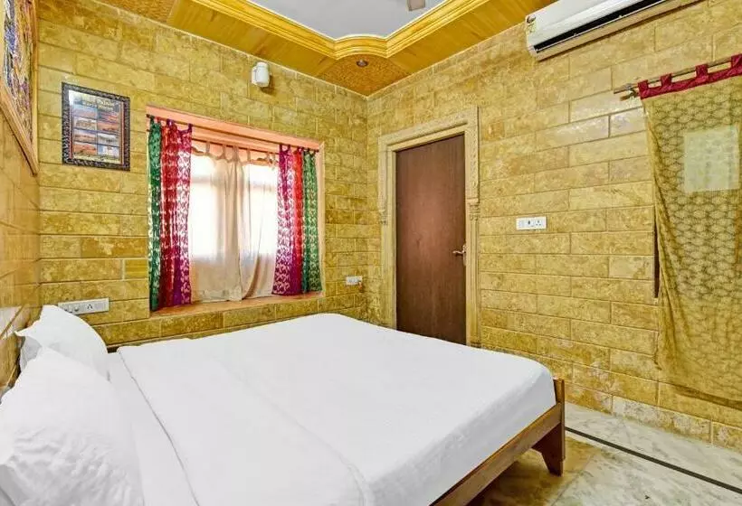 هتل Capital O 85541  Crown Villa