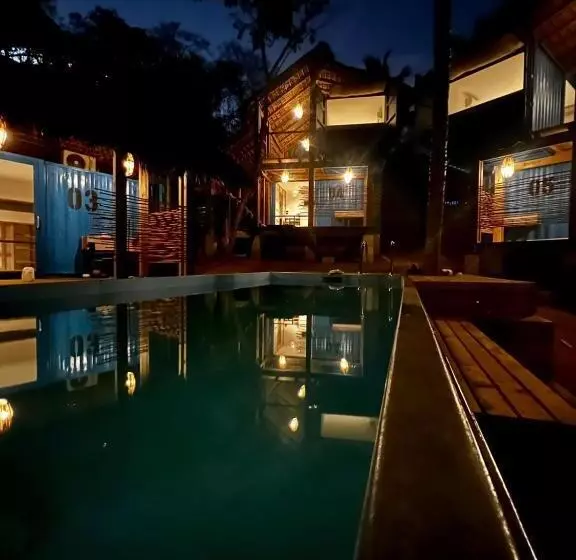 ホテル H20 Container Cabins