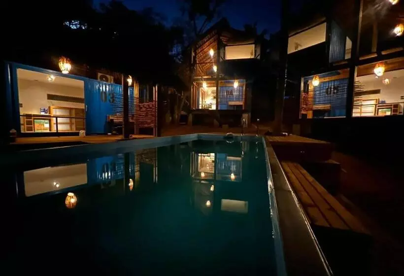 ホテル H20 Container Cabins
