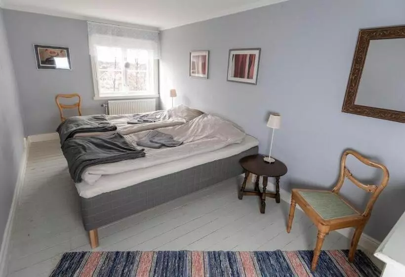 Lyrsta R B&b