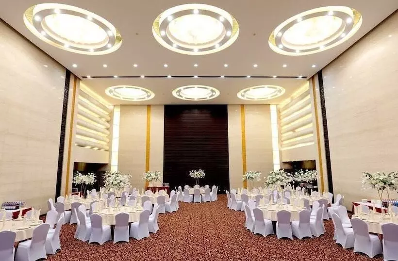 Beijing Palace Soluxe Hotel Astana