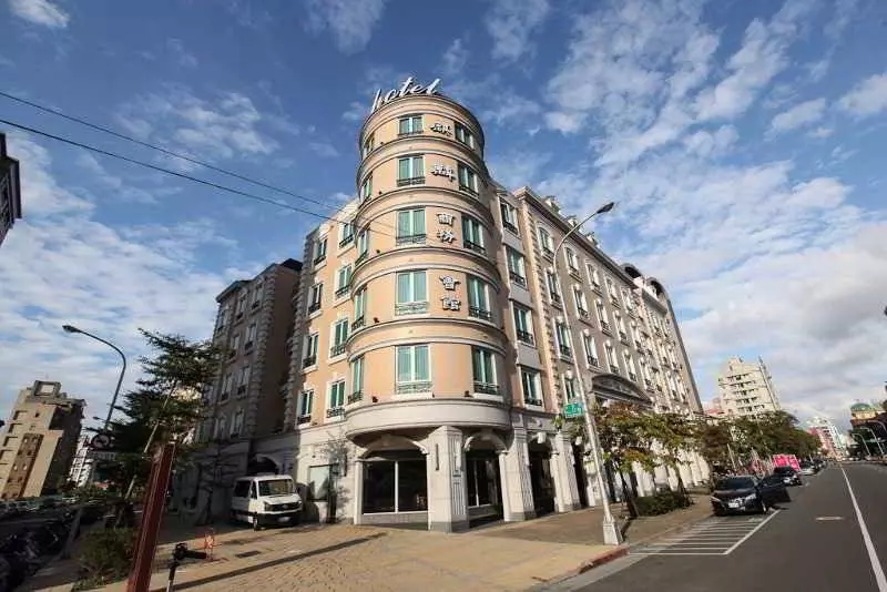 هتل Check Inn Select Taipei Nangang