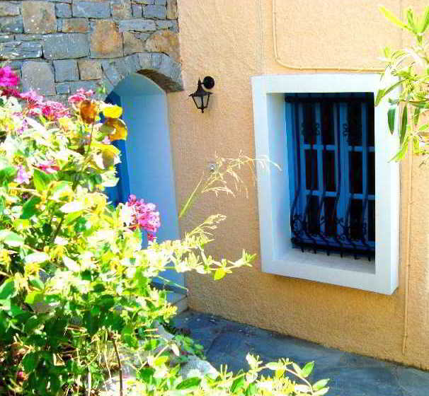 Отель Corina Apartments