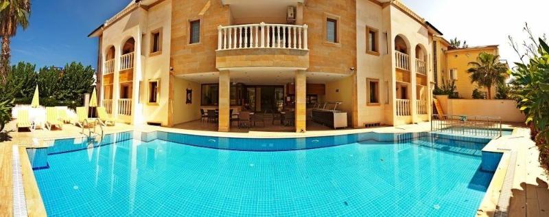 בית מלון כפרי Dinara