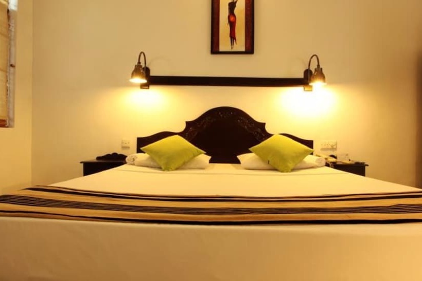 Hotel The Kandyan Art At Hills